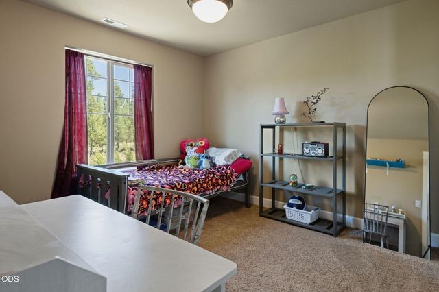 51860 Hollinshead Place, La Pine, OR 97739