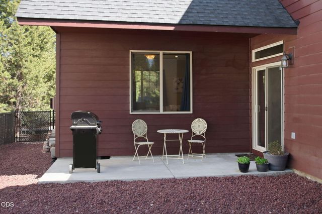 51860 Hollinshead Place, La Pine, OR 97739