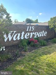 115 E KINGS HWY #211, Maple Shade, NJ 08052