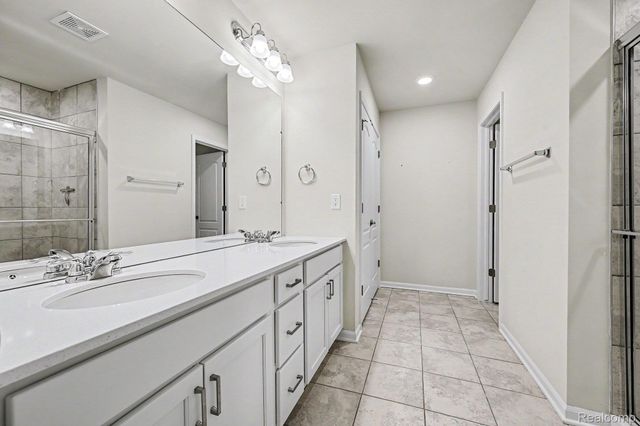 2298 Addison Circle, Commerce Charter Township, MI 48390