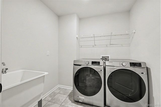 2298 Addison Circle, Commerce Charter Township, MI 48390