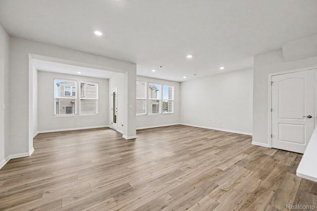 2298 Addison Circle, Commerce Charter Township, MI 48390
