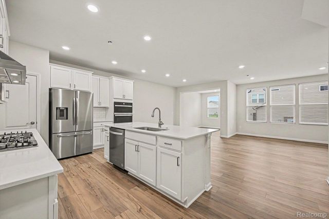 2298 Addison Circle, Commerce Charter Township, MI 48390