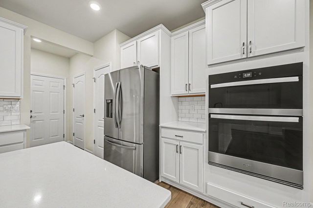 2298 Addison Circle, Commerce Charter Township, MI 48390