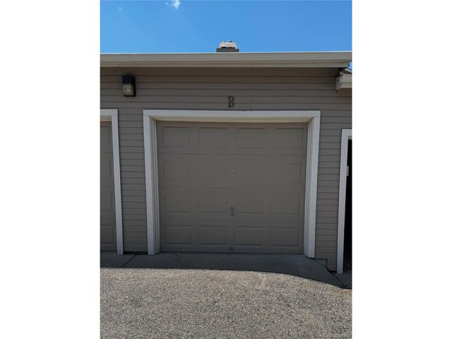 3847 E Mossy Rock Dr 201, Highlands Ranch, CO 80126