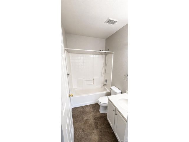 3847 E Mossy Rock Dr 201, Highlands Ranch, CO 80126