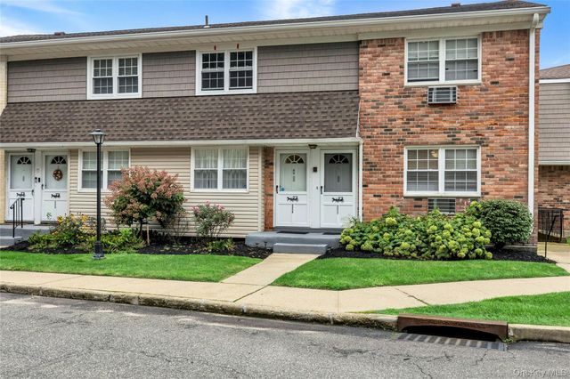 5218 Wilshire Lane 5218, Oakdale, NY 11769
