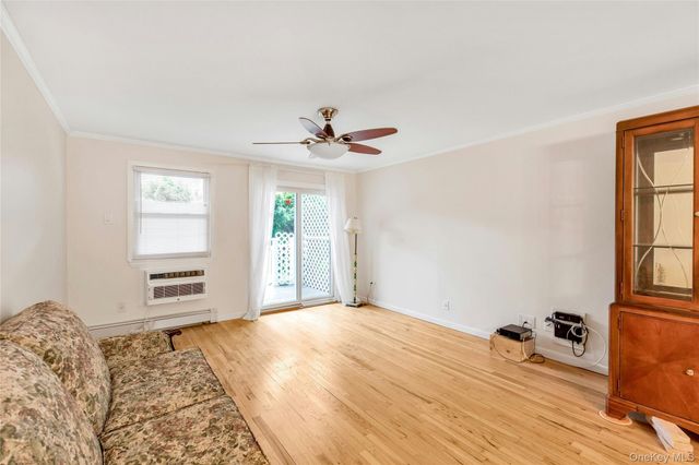 5218 Wilshire Lane 5218, Oakdale, NY 11769