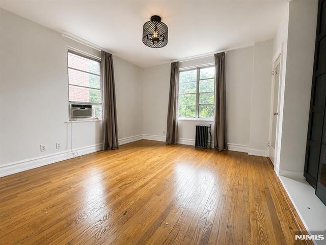 100 Palisade Avenue D43, Englewood, NJ 07631