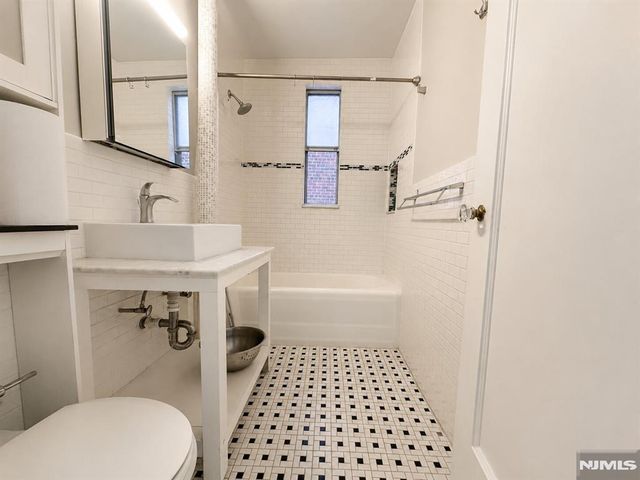 100 Palisade Avenue D43, Englewood, NJ 07631