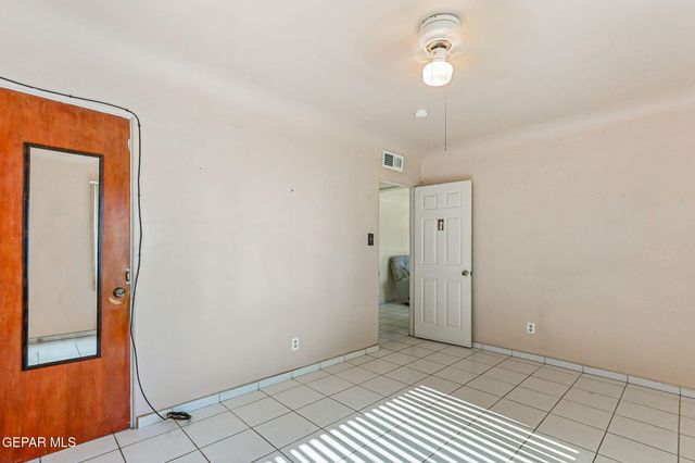 215 Wooldridge Drive, El Paso, TX 79915