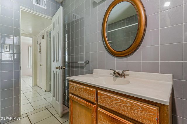 215 Wooldridge Drive, El Paso, TX 79915