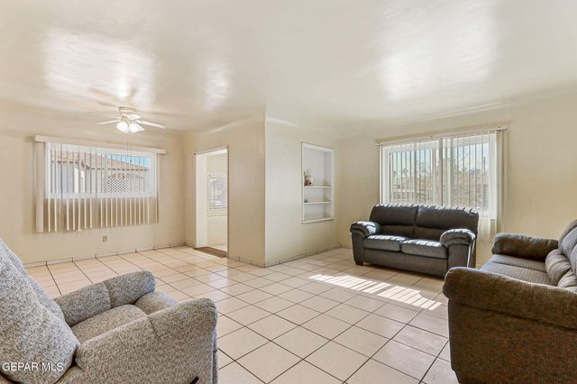 215 Wooldridge Drive, El Paso, TX 79915