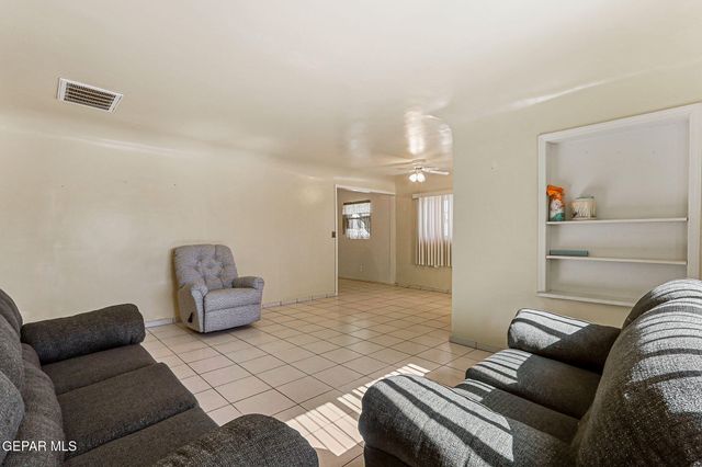 215 Wooldridge Drive, El Paso, TX 79915