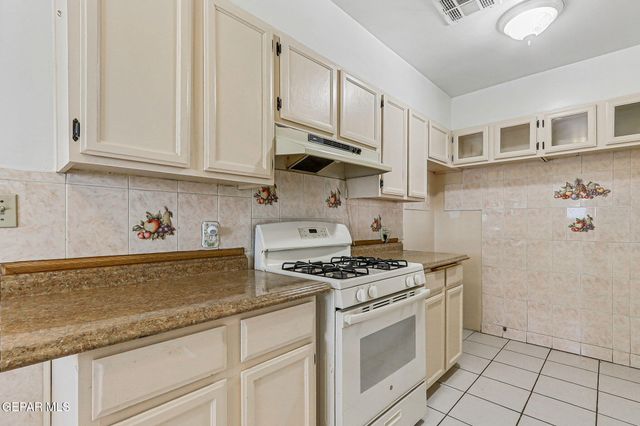 215 Wooldridge Drive, El Paso, TX 79915