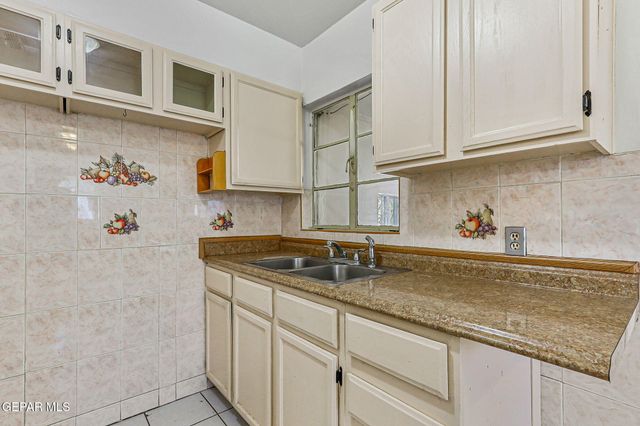 215 Wooldridge Drive, El Paso, TX 79915