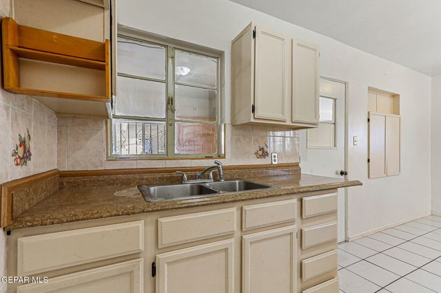 215 Wooldridge Drive, El Paso, TX 79915