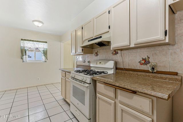 215 Wooldridge Drive, El Paso, TX 79915