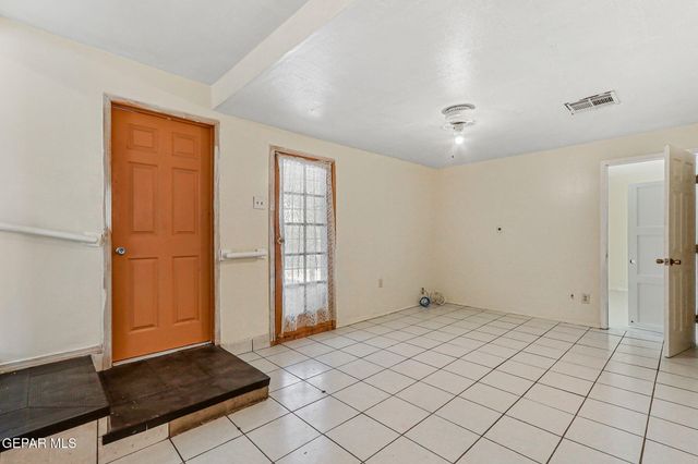 215 Wooldridge Drive, El Paso, TX 79915