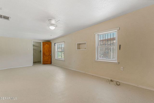 215 Wooldridge Drive, El Paso, TX 79915