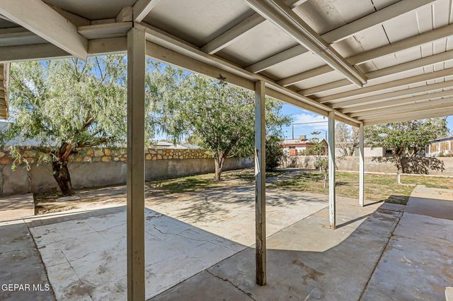 215 Wooldridge Drive, El Paso, TX 79915