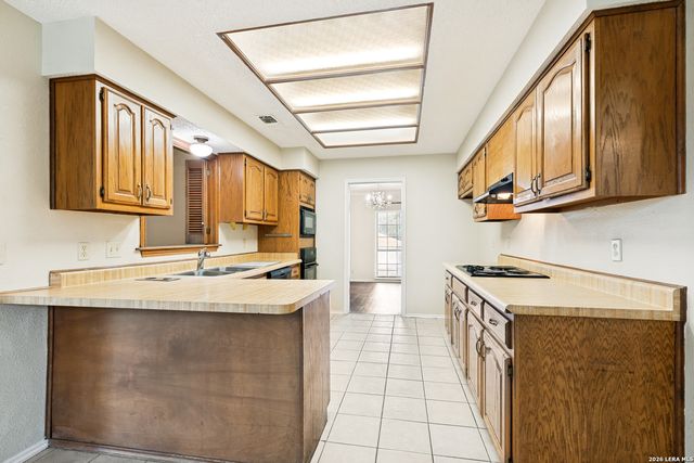 8411 ROCKY PATH ST, San Antonio, TX 78254