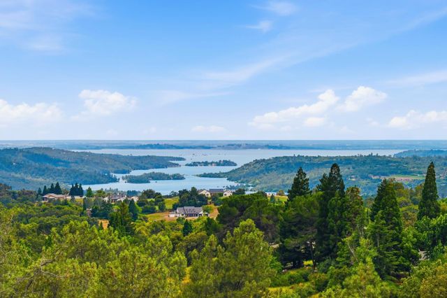 1610 Foxridge Cir, Auburn, CA 95603