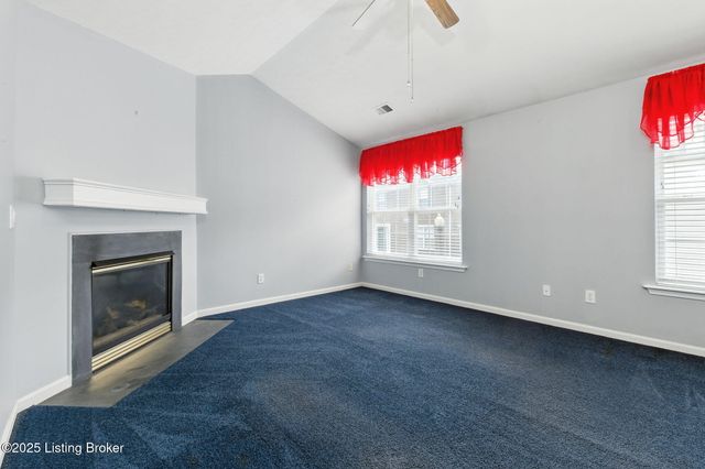 8013 Hunter Green Way, Louisville, KY 40291