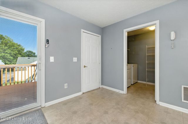 8013 Hunter Green Way, Louisville, KY 40291