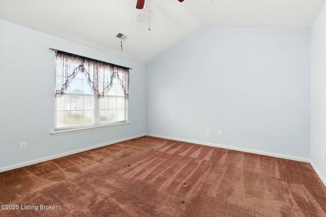 8013 Hunter Green Way, Louisville, KY 40291