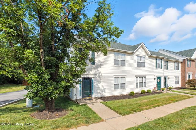 8013 Hunter Green Way, Louisville, KY 40291