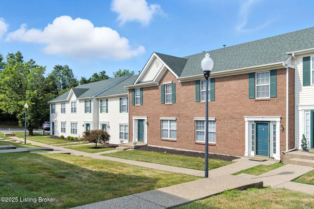 8013 Hunter Green Way, Louisville, KY 40291