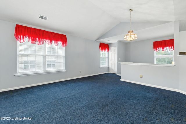 8013 Hunter Green Way, Louisville, KY 40291