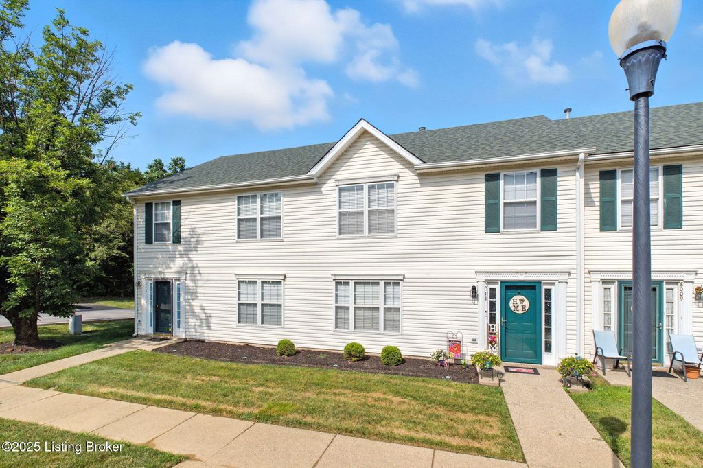 8013 Hunter Green Way, Louisville, KY 40291