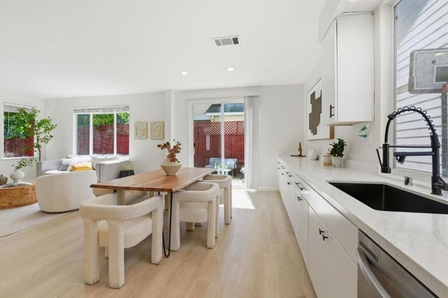 950 Mouton Circle, East Palo Alto, CA 94303