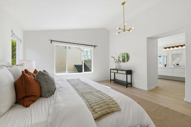 950 Mouton Circle, East Palo Alto, CA 94303