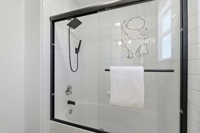 950 Mouton Circle, East Palo Alto, CA 94303