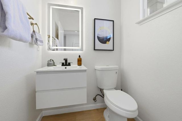 950 Mouton Circle, East Palo Alto, CA 94303