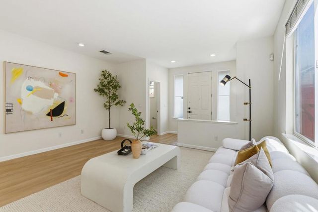 950 Mouton Circle, East Palo Alto, CA 94303