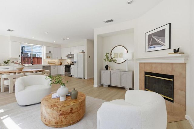 950 Mouton Circle, East Palo Alto, CA 94303