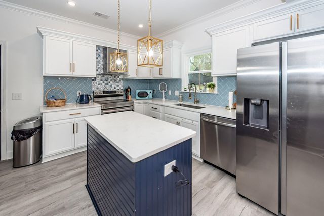 115 Sycamore Drive, Summerville, SC 29485