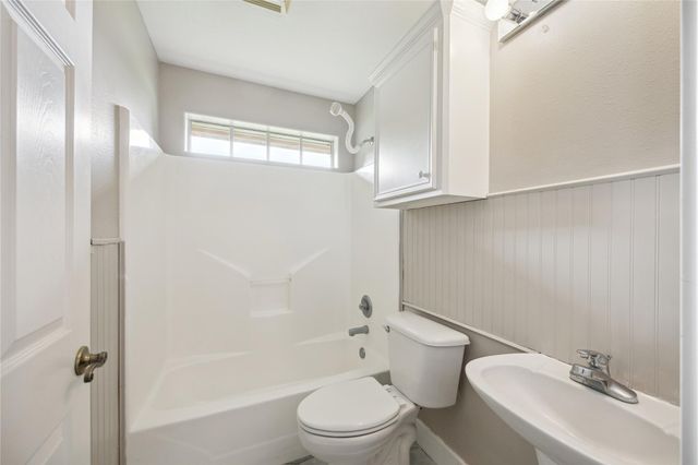 114 Park Place, La Grange, TX 78945