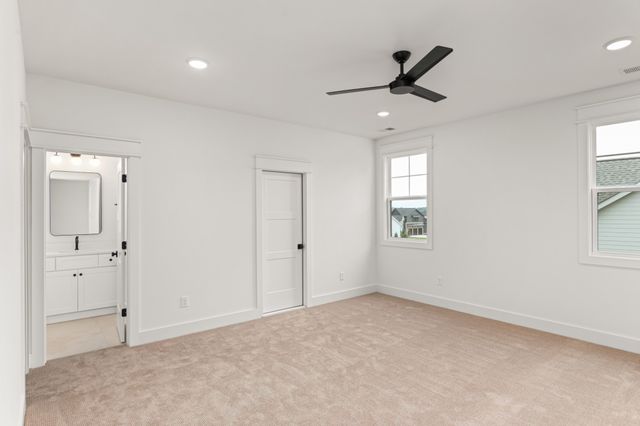 712 Fanning Bend Dr, Winchester, TN 37398