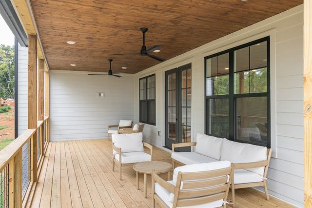 712 Fanning Bend Dr, Winchester, TN 37398