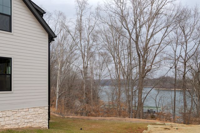 712 Fanning Bend Dr, Winchester, TN 37398