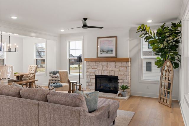 712 Fanning Bend Dr, Winchester, TN 37398