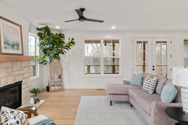 712 Fanning Bend Dr, Winchester, TN 37398