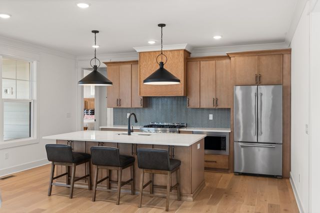 712 Fanning Bend Dr, Winchester, TN 37398