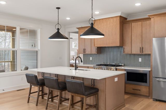 712 Fanning Bend Dr, Winchester, TN 37398