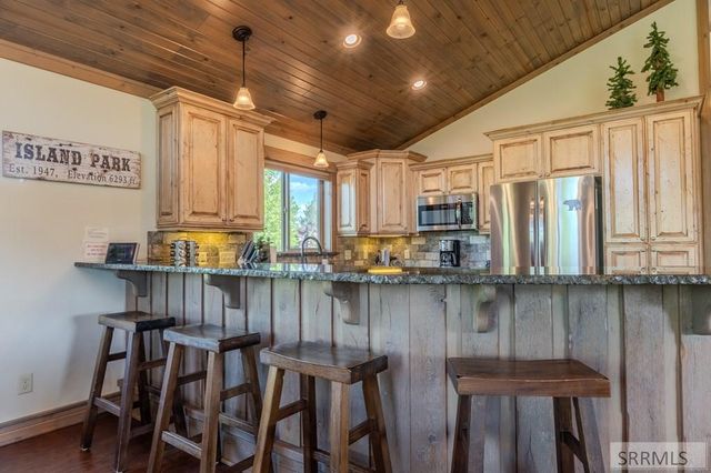 4185 Grandview Road, Island Park, ID 83429